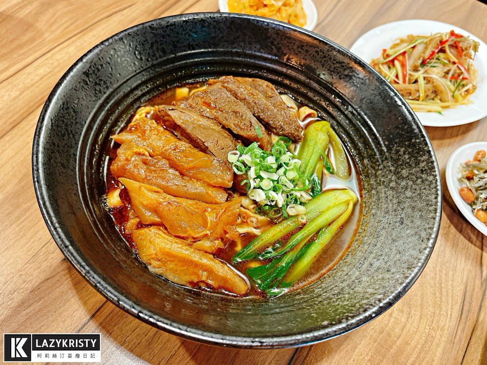 【台北牛肉麵推薦】2023銀牌紅燒牛肉麵！炒飯不輸排隊名店的萬華御真牛餐館
