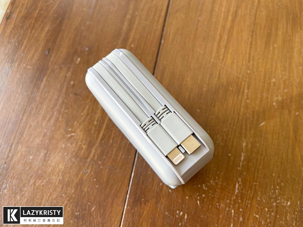 【LAPO行動電源推薦】一次充5台的超猛升級版來啦～自帶充電線、插頭跟手機支架！超狂五合一行動電源（內含優惠碼）