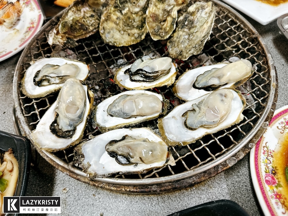 【東石首創！專人全程桌邊代烤】一人吃不加價！200元海派烤鮮蚵吃到飽～嘉義平價海鮮餐廳推薦