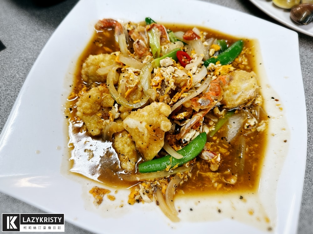 【東石首創！專人全程桌邊代烤】一人吃不加價！200元海派烤鮮蚵吃到飽～嘉義平價海鮮餐廳推薦