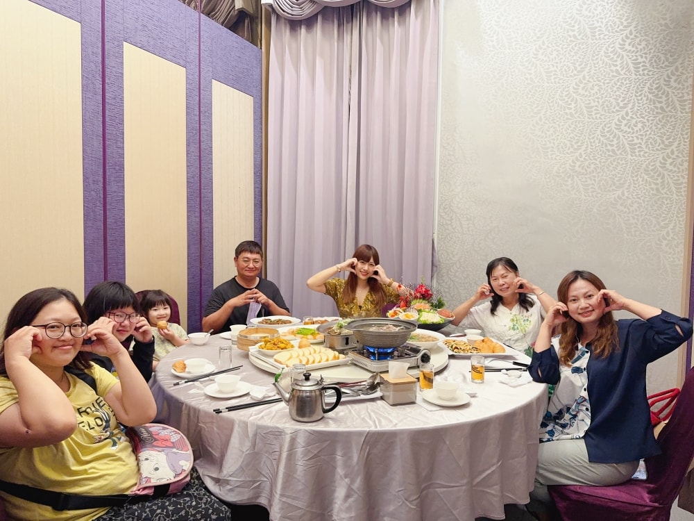 【嘉義聚會餐廳推薦】超人氣啤酒鴨&櫻桃烤鴨一次擁有！新北平2024母親節菜單（早鳥優惠再送豬腳麵線跟飲料）